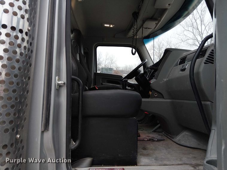 image for item FK0777 2019 Kenworth T880 semi truck