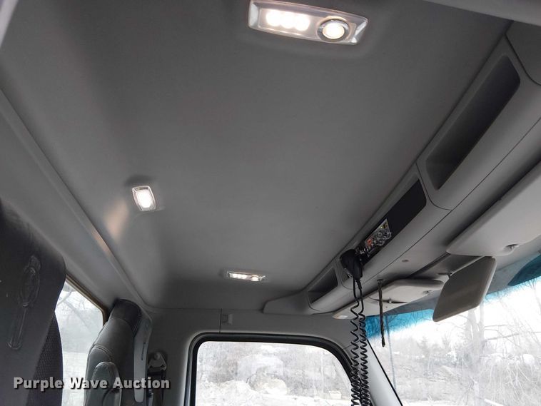 image for item FK0777 2019 Kenworth T880 semi truck