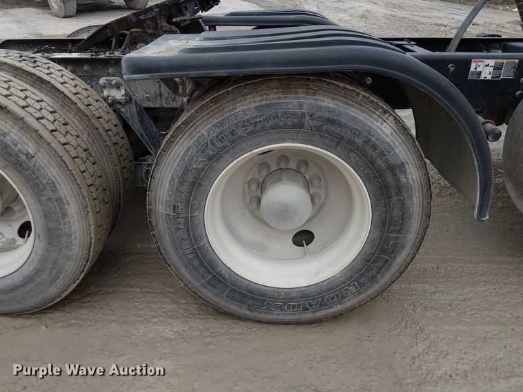 image for item FK0777 2019 Kenworth T880 semi truck