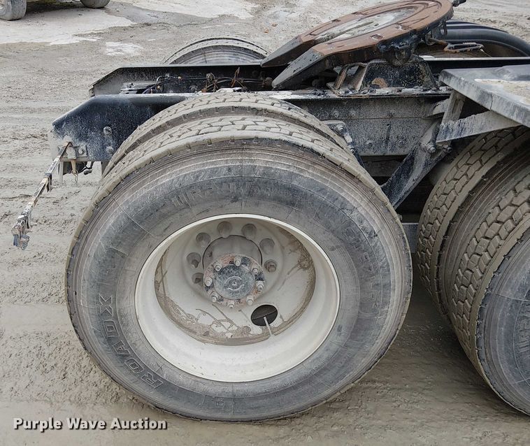 image for item FK0777 2019 Kenworth T880 semi truck