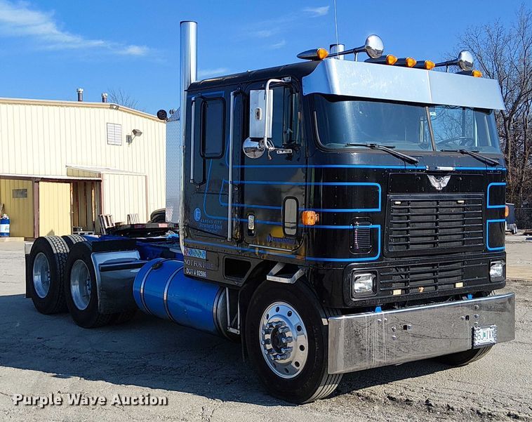 image for item FK0811 1985 International 9670 semi truck