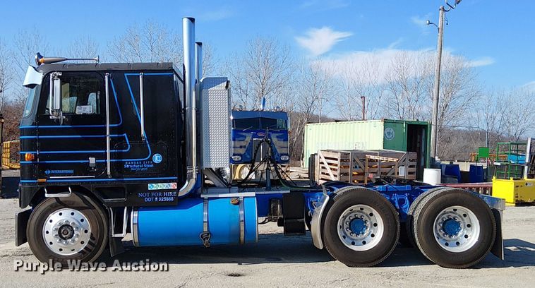 image for item FK0811 1985 International 9670 semi truck