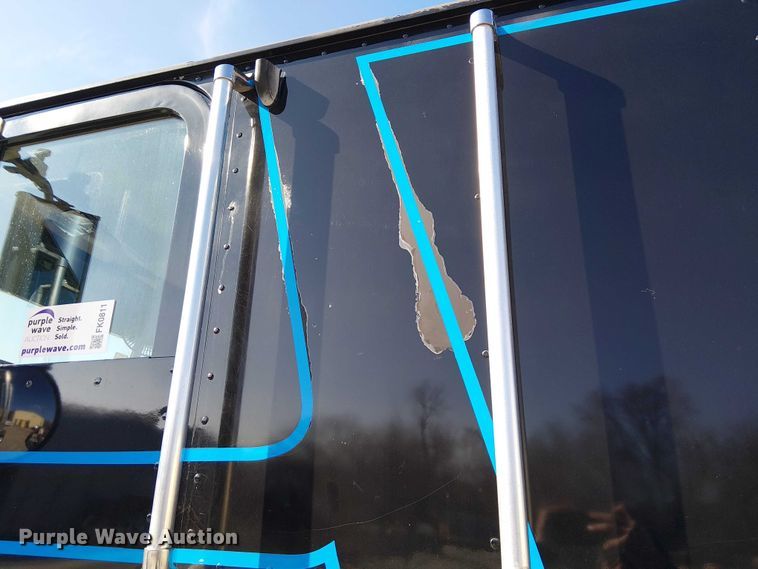 image for item FK0811 1985 International 9670 semi truck