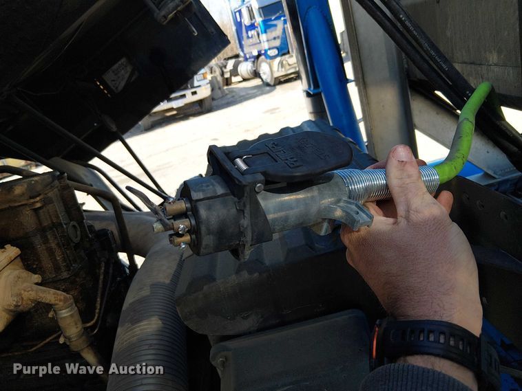 image for item FK0811 1985 International 9670 semi truck