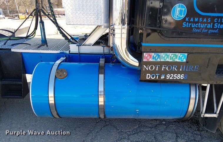 image for item FK0811 1985 International 9670 semi truck