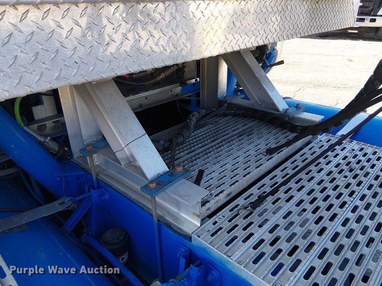 image for item FK0811 1985 International 9670 semi truck