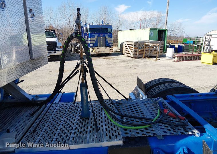 image for item FK0811 1985 International 9670 semi truck