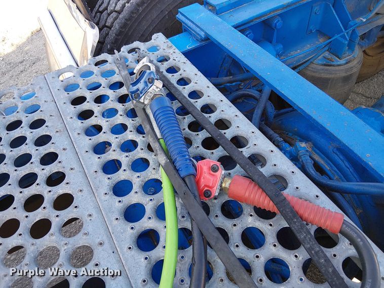 image for item FK0811 1985 International 9670 semi truck