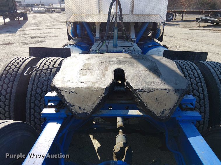 image for item FK0811 1985 International 9670 semi truck