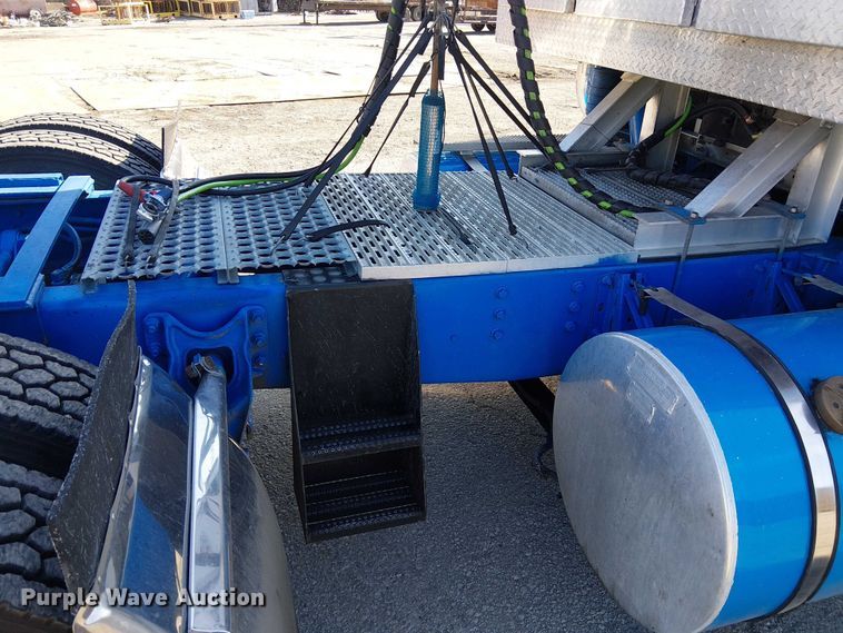 image for item FK0811 1985 International 9670 semi truck