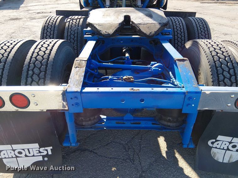 image for item FK0811 1985 International 9670 semi truck