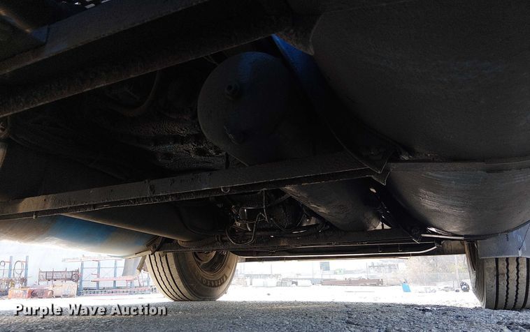 image for item FK0811 1985 International 9670 semi truck