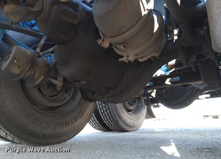 image for item FK0811 1985 International 9670 semi truck