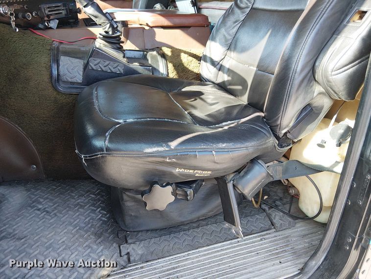 image for item FK0811 1985 International 9670 semi truck