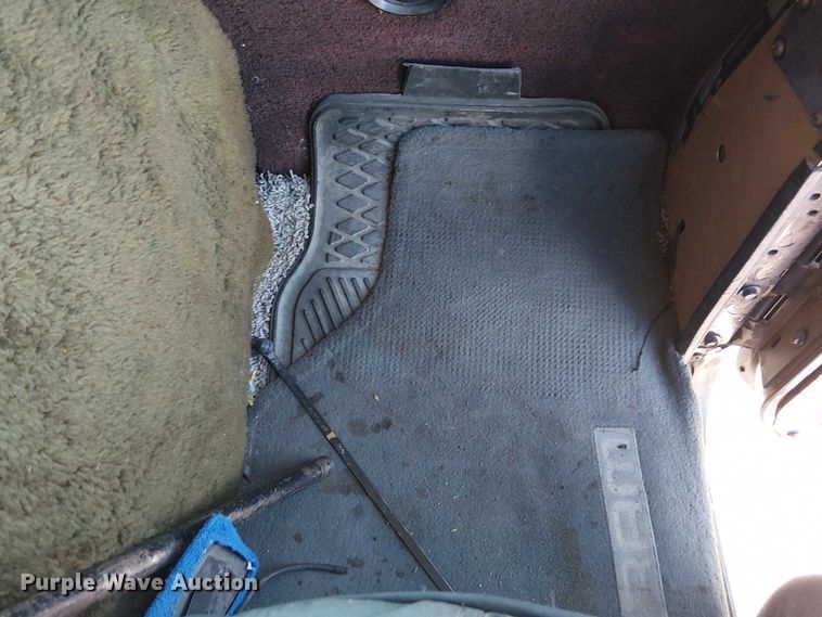 image for item FK0811 1985 International 9670 semi truck