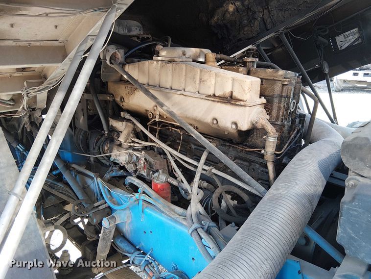 image for item FK0811 1985 International 9670 semi truck