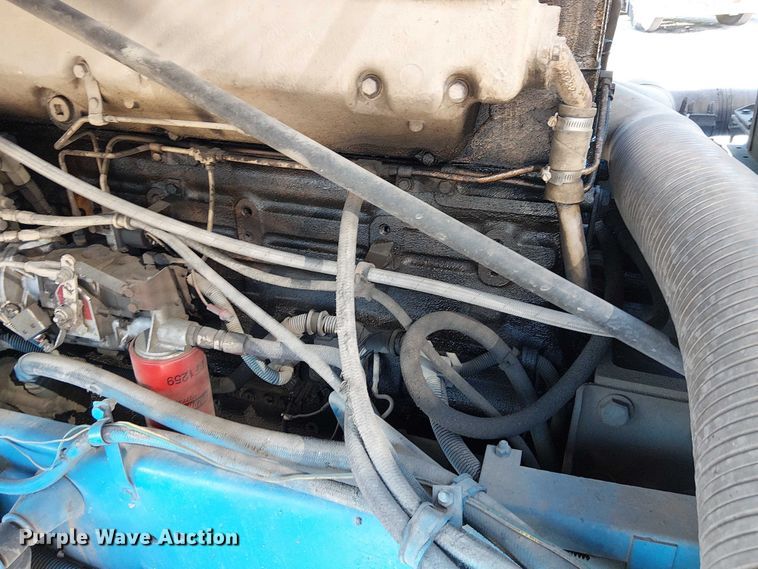 image for item FK0811 1985 International 9670 semi truck