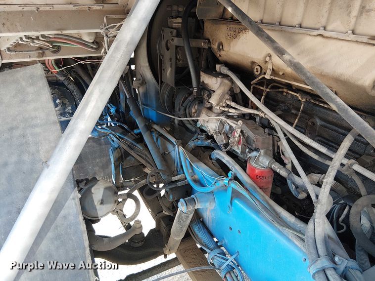 image for item FK0811 1985 International 9670 semi truck