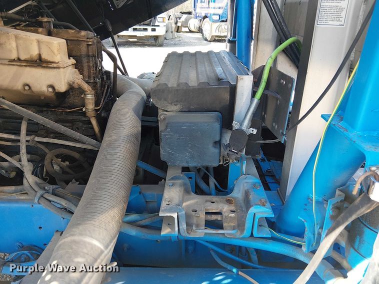 image for item FK0811 1985 International 9670 semi truck