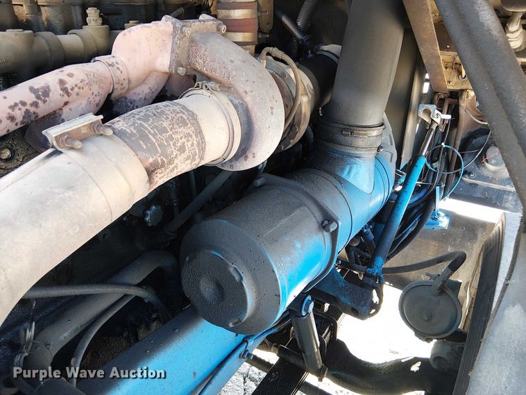 image for item FK0811 1985 International 9670 semi truck