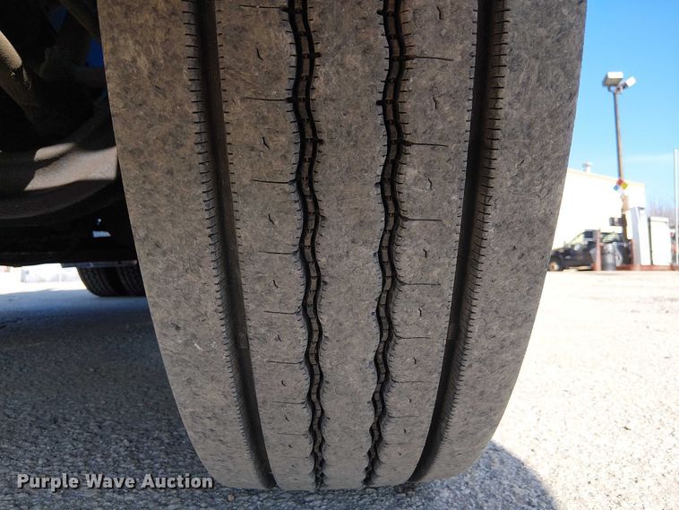 image for item FK0811 1985 International 9670 semi truck