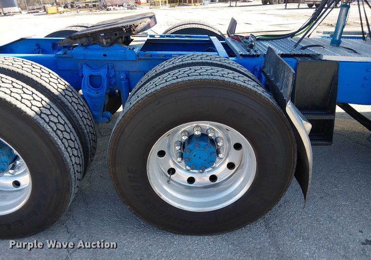 image for item FK0811 1985 International 9670 semi truck