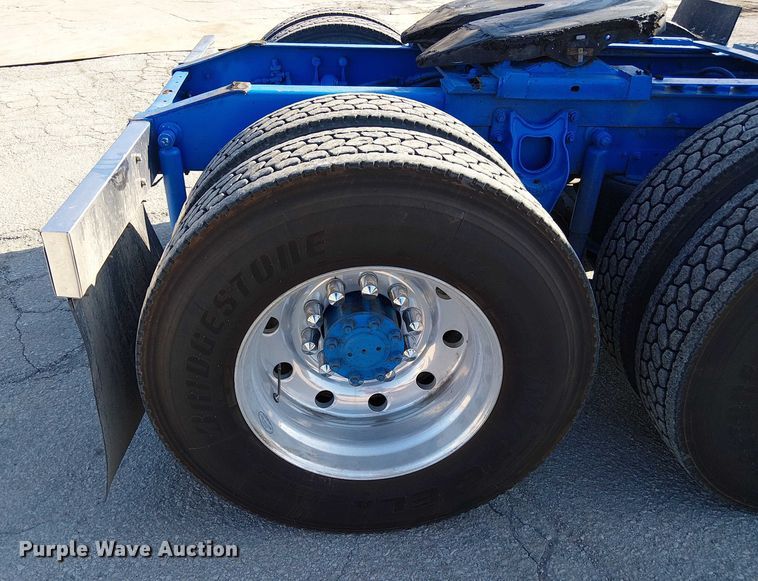 image for item FK0811 1985 International 9670 semi truck