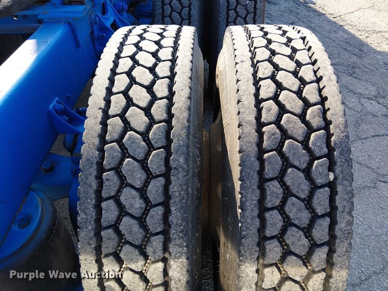 image for item FK0811 1985 International 9670 semi truck