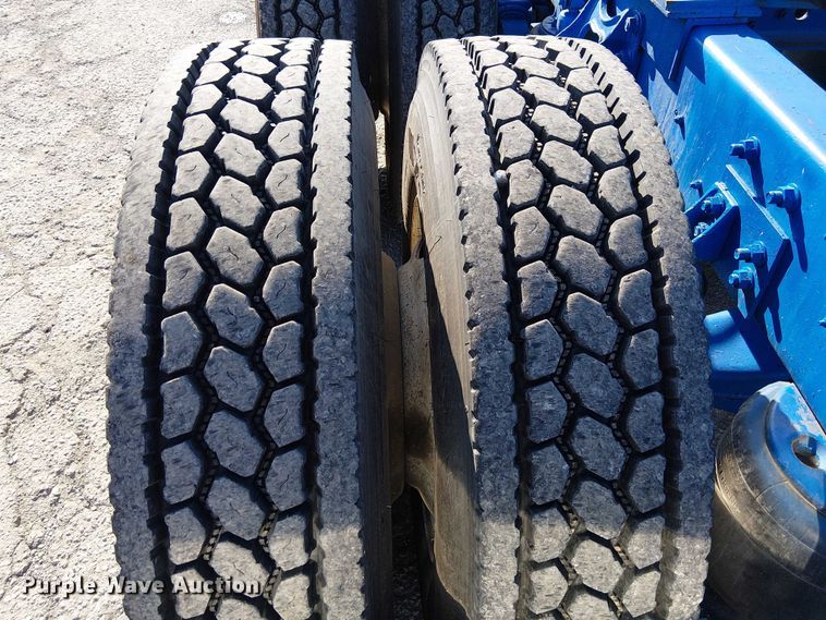 image for item FK0811 1985 International 9670 semi truck