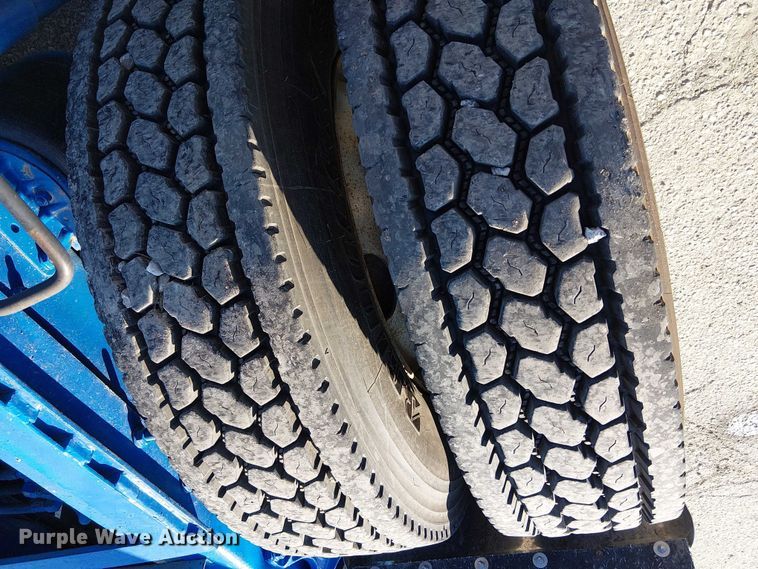 image for item FK0811 1985 International 9670 semi truck