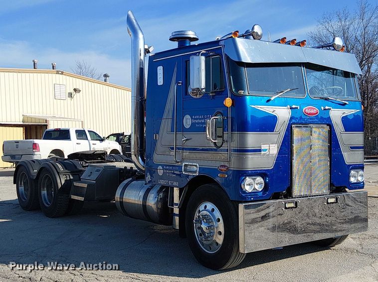 image for item FK0814 1978 Peterbilt 352-M semi truck