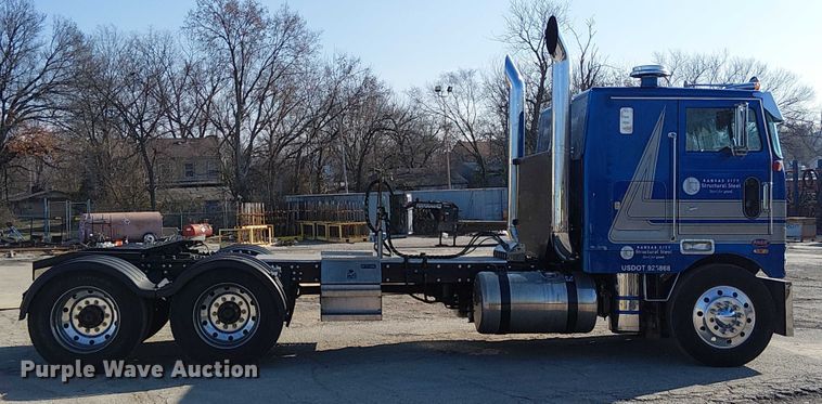 image for item FK0814 1978 Peterbilt 352-M semi truck