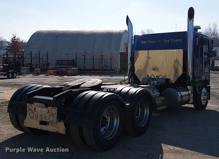 image for item FK0814 1978 Peterbilt 352-M semi truck