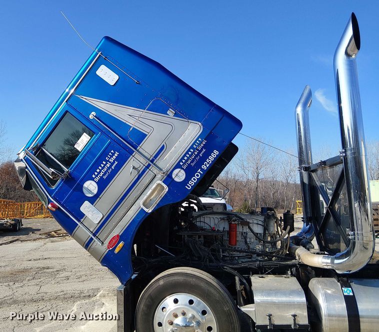 image for item FK0814 1978 Peterbilt 352-M semi truck