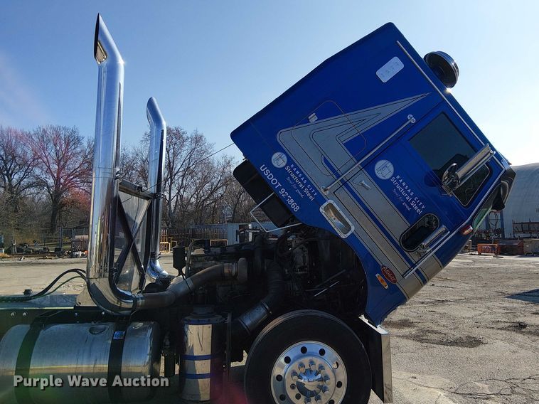 image for item FK0814 1978 Peterbilt 352-M semi truck