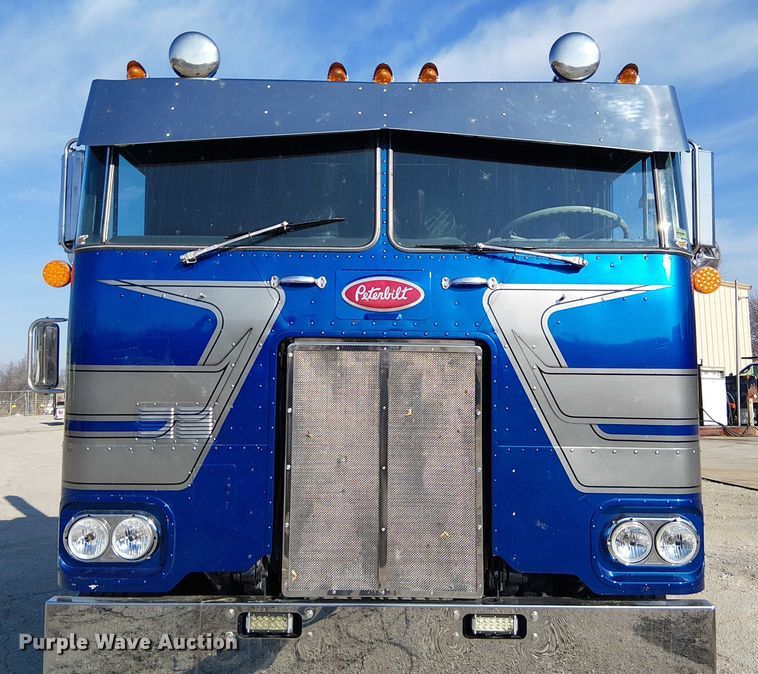image for item FK0814 1978 Peterbilt 352-M semi truck