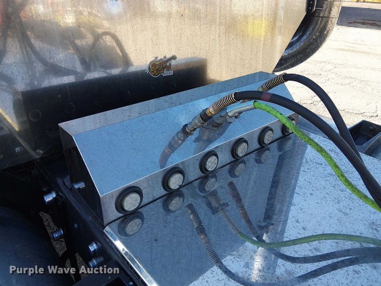 image for item FK0814 1978 Peterbilt 352-M semi truck