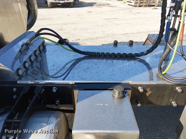 image for item FK0814 1978 Peterbilt 352-M semi truck