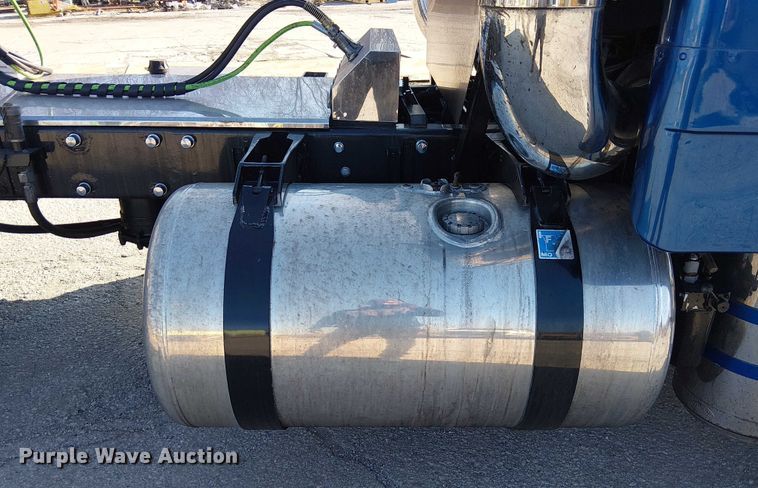 image for item FK0814 1978 Peterbilt 352-M semi truck