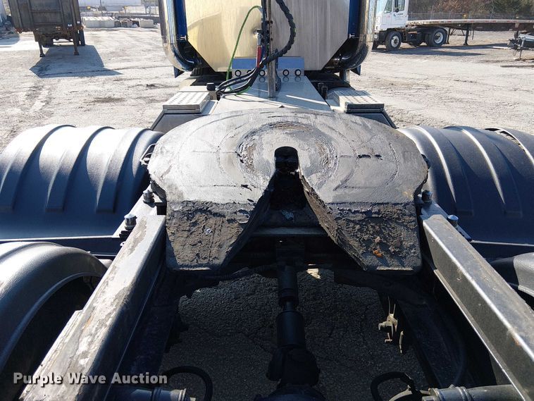 image for item FK0814 1978 Peterbilt 352-M semi truck