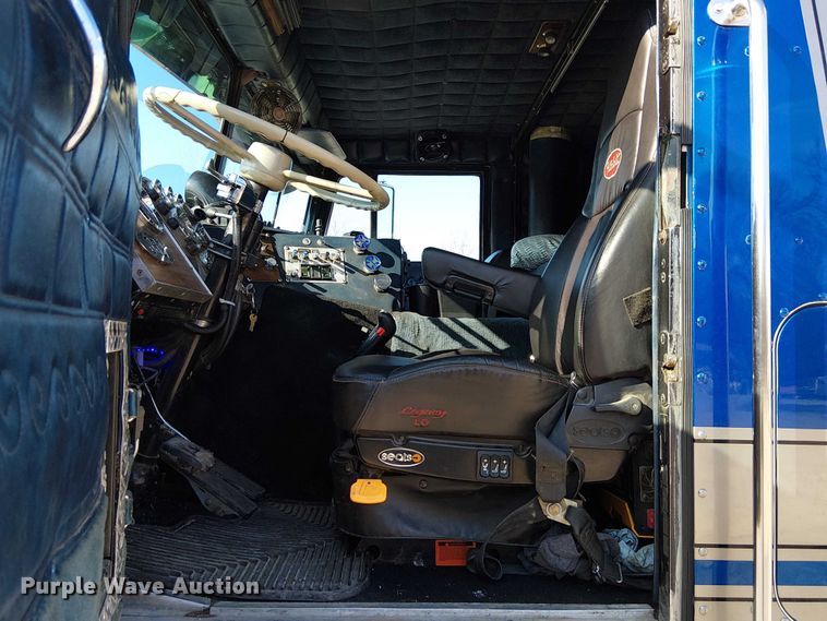 image for item FK0814 1978 Peterbilt 352-M semi truck