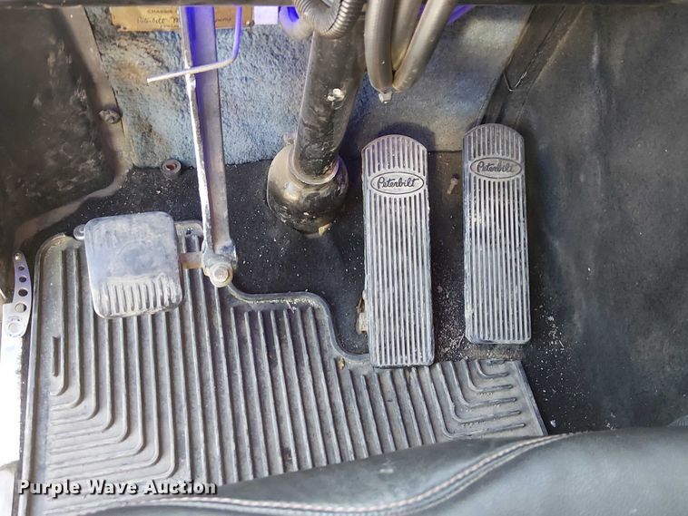 image for item FK0814 1978 Peterbilt 352-M semi truck