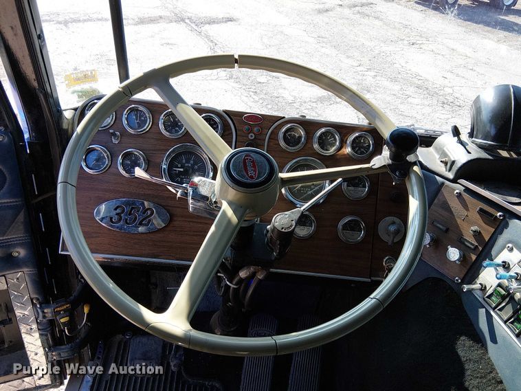 image for item FK0814 1978 Peterbilt 352-M semi truck