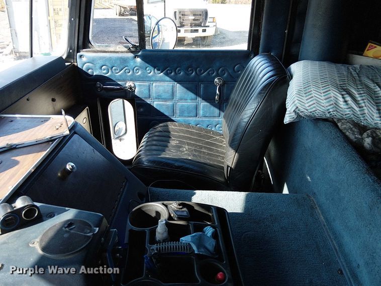 image for item FK0814 1978 Peterbilt 352-M semi truck