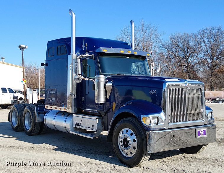 image for item FK0825 2007 International 9400ix semi truck