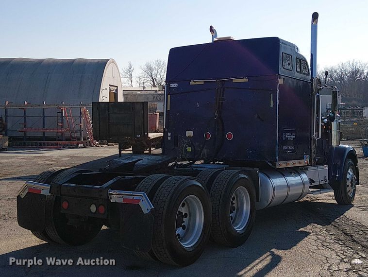 image for item FK0825 2007 International 9400ix semi truck