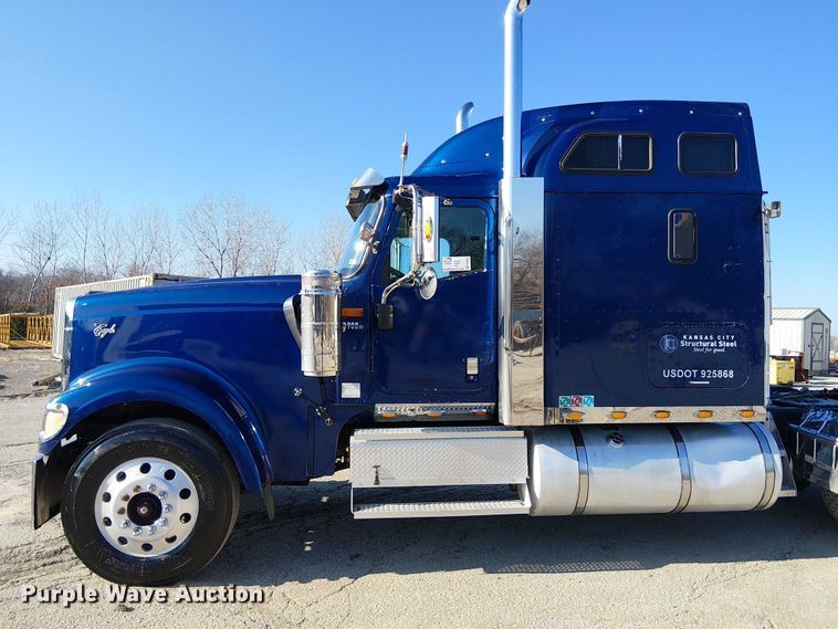 image for item FK0825 2007 International 9400ix semi truck