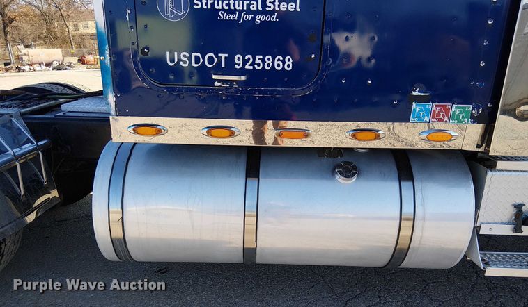 image for item FK0825 2007 International 9400ix semi truck