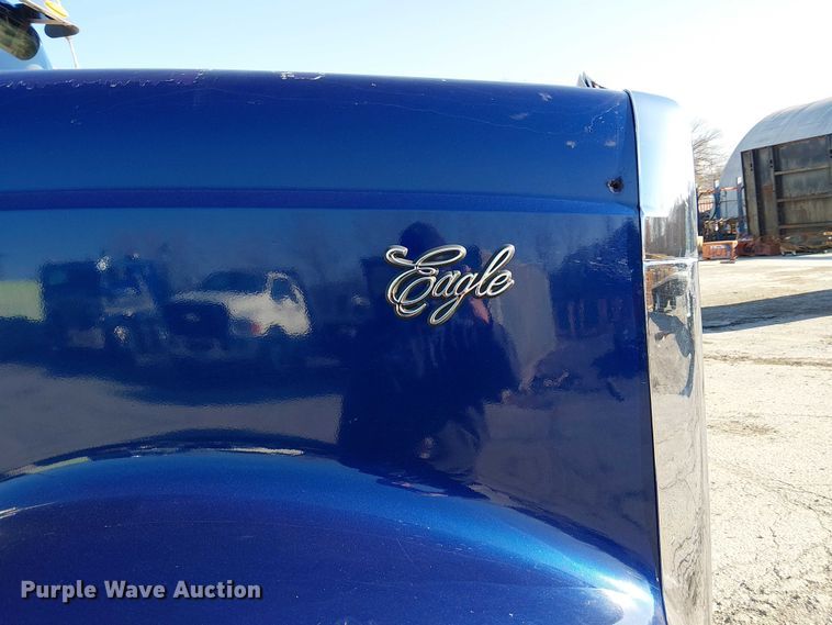 image for item FK0825 2007 International 9400ix semi truck