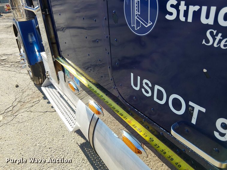 image for item FK0825 2007 International 9400ix semi truck